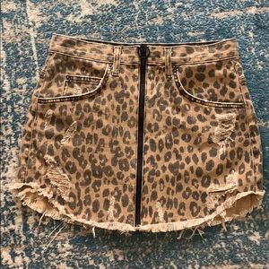 •LF CHEETAH JEAN SKIRT•